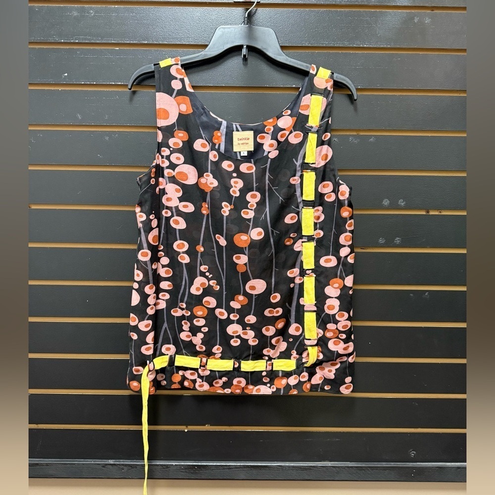 Twinkle by Wenlan Black Floral Sleeveless Blouse Size 4